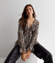 New Look Off White Animal Print Long Batwing Sleeve Blouse